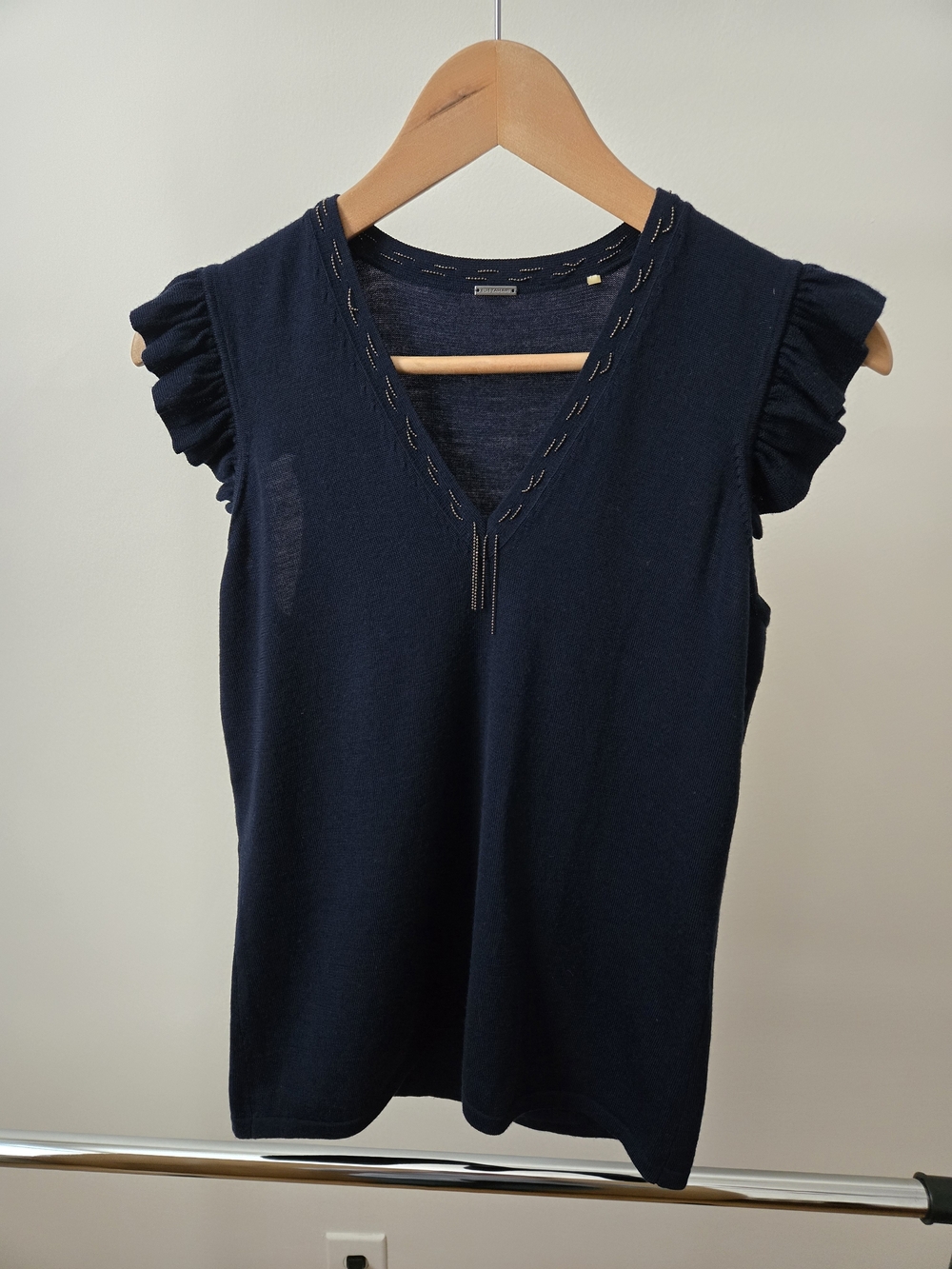 Elie Tahari Navy V-Neck Sleeveless Top with Ruffle Trim
